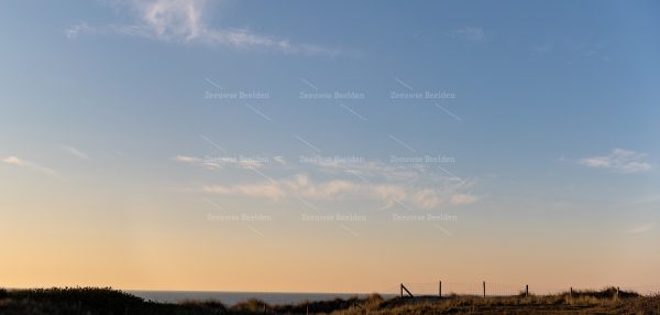 Avond lucht op het strand