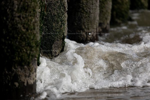 Golf breekt op paalhoofden 2