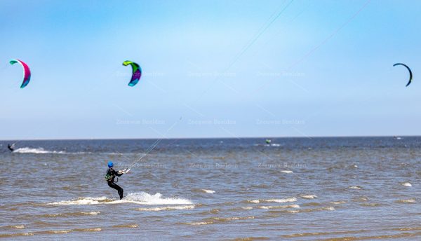 Kitesurfer in actie