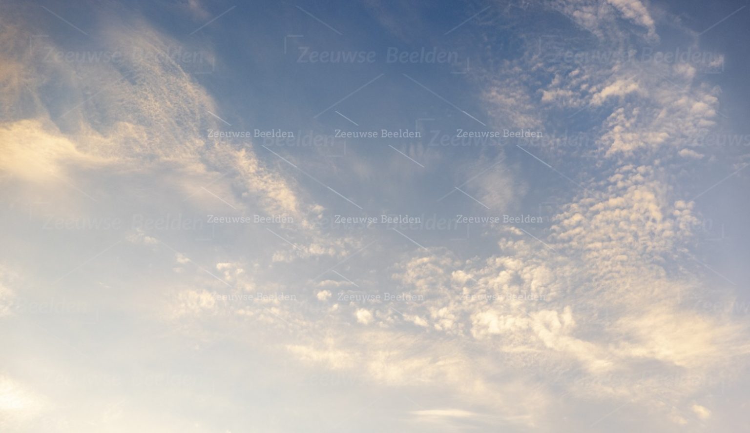 Gekleurde avond lucht 2