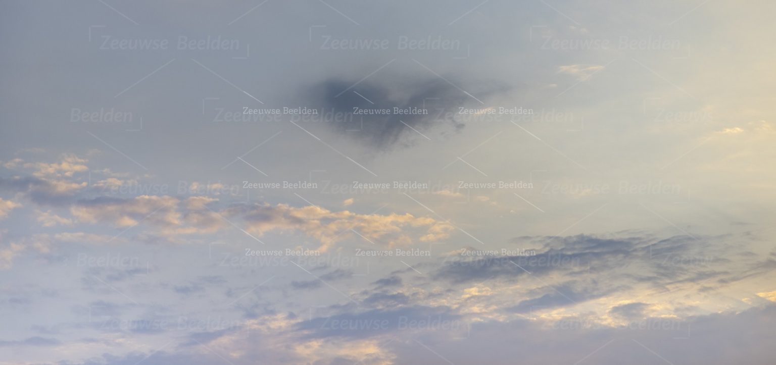 Gekleurde avond lucht hart