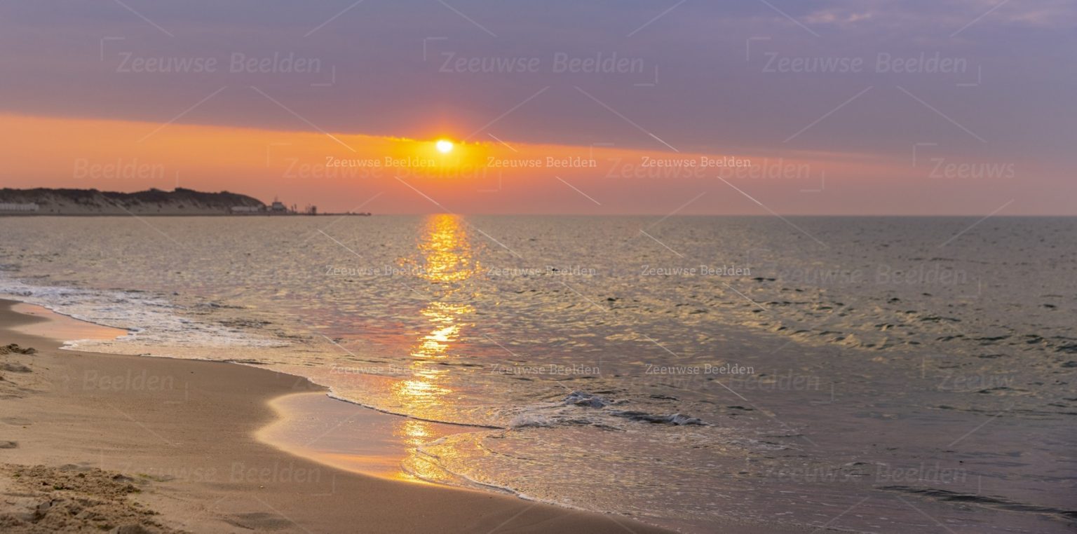 Gekleurde lucht strand Vrouwenpolder 4
