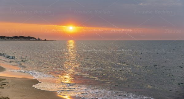 Gekleurde lucht strand Vrouwenpolder 5