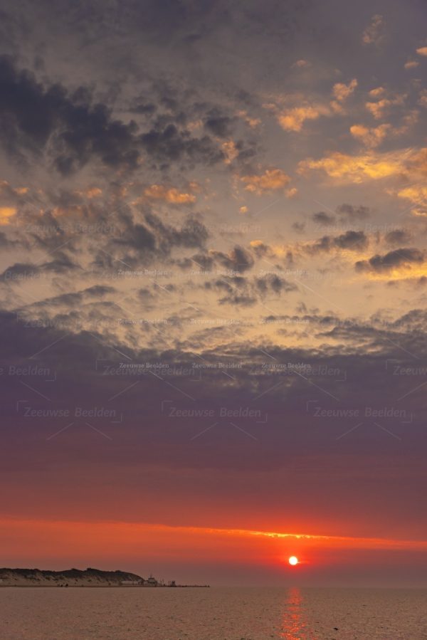 Gekleurde lucht strand Vrouwenpolder 8