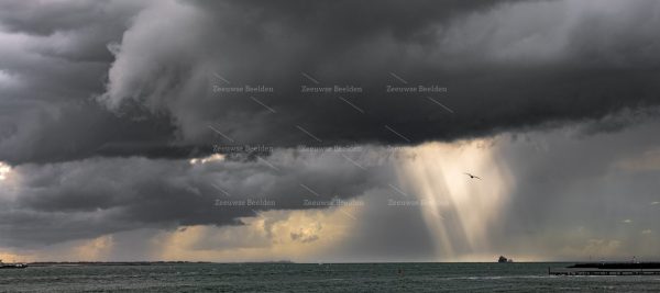 Wolkbreuken en zonnestralen