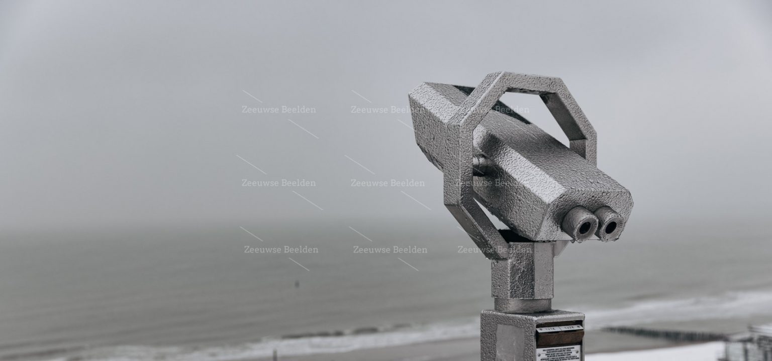 Bevroren uitzicht aan de kust