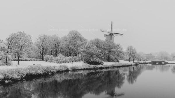 Seismolen Middelburg met verse sneeuw