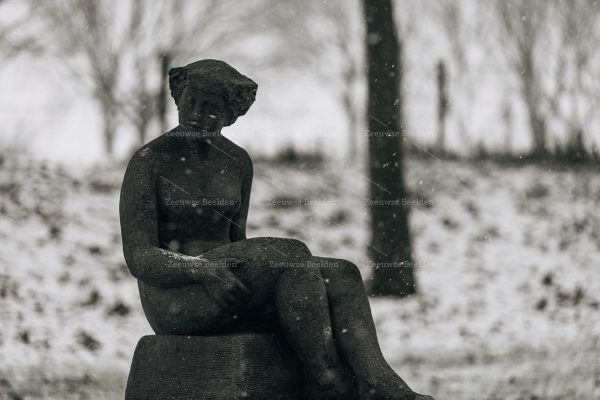 Standbeeld Veere in de sneeuw