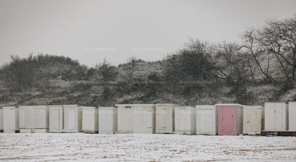 Strandhuisjes in de kou