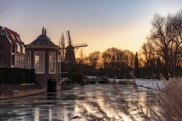 Winterse Zonsopkomst achter het Theehuisje in Middelburg