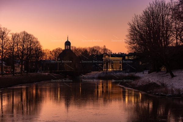 Zonsopkomst tussen de Oostkerk en de Koepoort 2