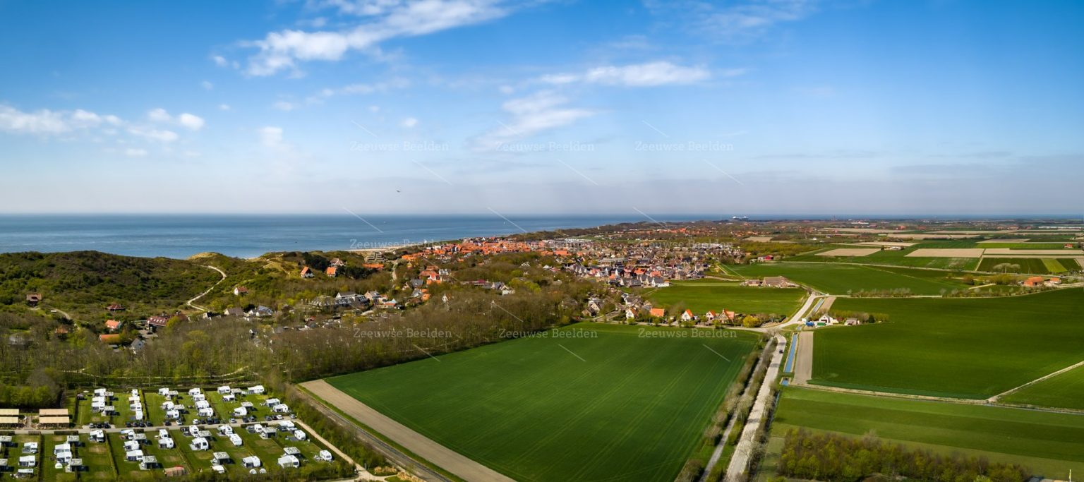 Dronebeeld van Zoutelande in de lente