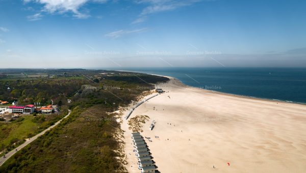 Het strand van Vrouwenpolder in de lente 2